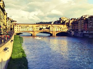 Florencia-most-Ponte-Vecchio-nad-riekou-Arno