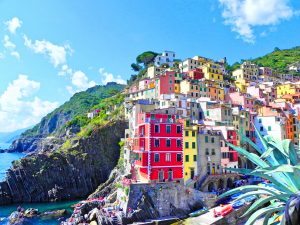 Cinque Terre 300x225 - List of  8 most beautiful places of Italy