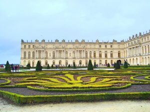 Versailles 300x225 - Paríž-10 najkrajších pamiatok tohoto romantického mesta