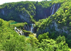 Plitvicka 16 1 300x217 - Plitvice-chortvátsky národný park je skutočným rajom