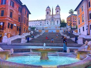 Piazza di spagna 300x225 - Rím- 20 najvýznamnejších pamiatok, ktoré určite musíte vidieť