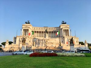 Vittorio Emanuele 300x225 - Rím- 20 najvýznamnejších pamiatok, ktoré určite musíte vidieť