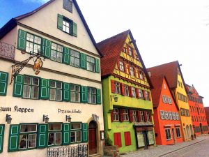 Dinkehlsbuhl 13 300x225 - Bavorsko-8 najkrajších miest v nemeckom Bavorsku
