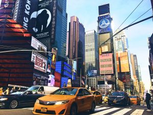 NY Time Square1 Fotor2 300x225 - New York- Zoznam 28 najúžasnejších miest v Big Apple