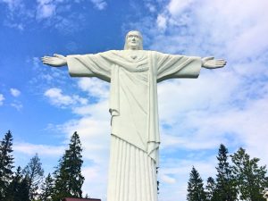 Socha Ježiša 1 300x225 - Tip na víkend-10 zaujímavých miest na Slovensku