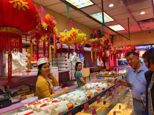 NY Chinatown v obchode 300x225 - New York- môj cestovateľský blog