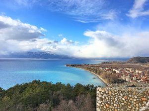 Ohrid vhľad 300x225 - Macedónsko- 2 dni strávené v Skopje s výletom do Ohridu