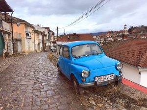 Ohrod modré auto 300x225 - Macedónsko- 2 dni strávené v Skopje s výletom do Ohridu