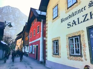 Hallstatt5 1 300x225 - Hallstatt - Austrian village fascinates Japanese tourists
