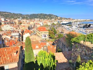 Cnnes výhľad 300x225 - Svetoznámy filmový festival a krásne pláže v Cannes