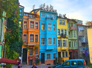 Istanbul Balat 300x222 - Istanbul-Zoznam 12 miest, ktoré musíte vidieť