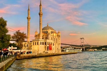 Istanbul-Ortaköy-Mosque