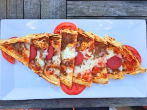tur. pizza 1 300x225 - Istanbul food guide- These 10 things you have to taste