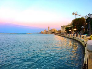 Bari promenada3 300x225 - Bari-prístavné mesto na juhu Talianska