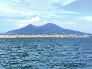 Vezuv2 300x225 - Neapol- 10 miest, ktoré by ste mali navštíviť